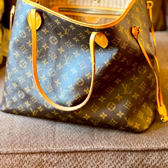 LOUIS VUITTON NEVER FULL IMPECABLE CONDITION VERY CLEAN ✨✨✨ - Picture 3 of 7